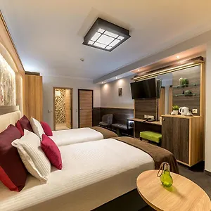 Zoo - Secured Paid Parking Hotel Sofia